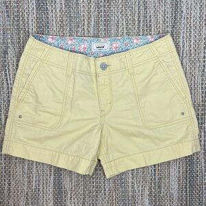 Levi’s Yellow Chino Shorts 4.5” Inseam Size 4